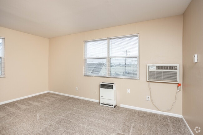 Studio, 1BA - 350 SF