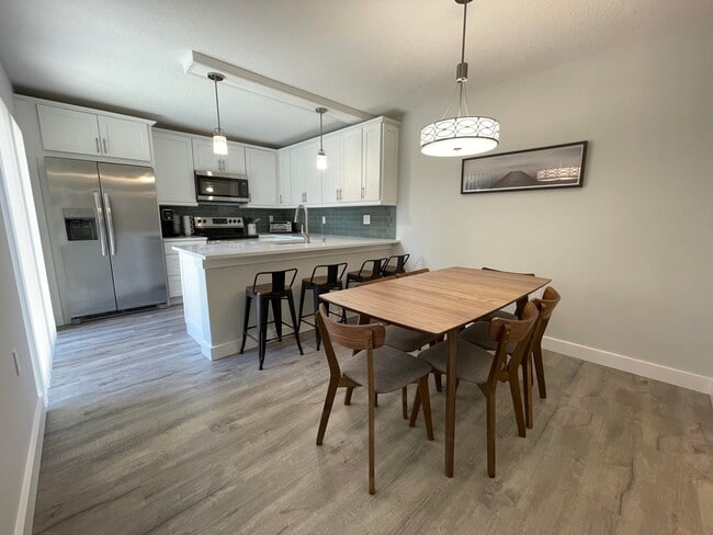 Building Photo - 2701 27th Ct Rental