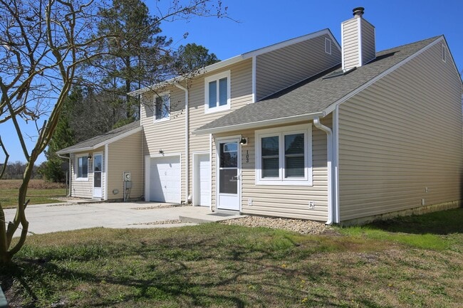 Photo - Updated Townhome w/GARAGE in BRANCHWOOD!