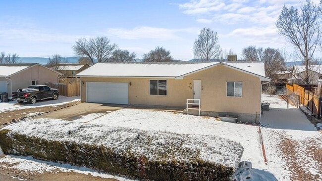 Photo - 3 Bed Home in Pueblo West with huge yard!