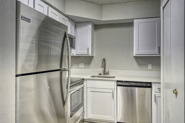 Photo - Edge at Lakeside