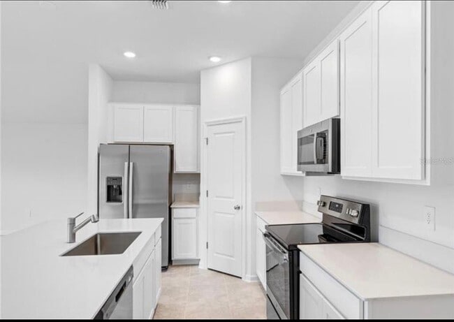 Photo - 352 Heroic Rd