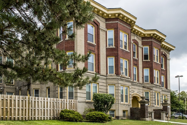 Photo - The Renaud & Touraine