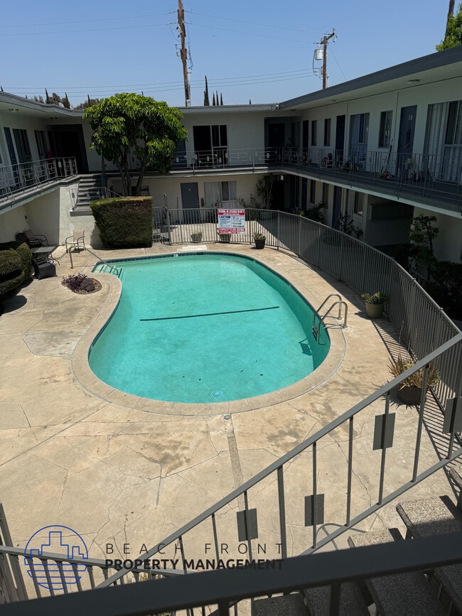 Photo - 911 W. La Palma Ave.