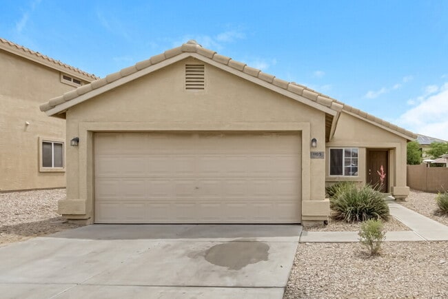 Building Photo - 1105 S 225th Ave