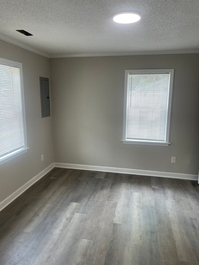 Photo - 2040 Thurmond St