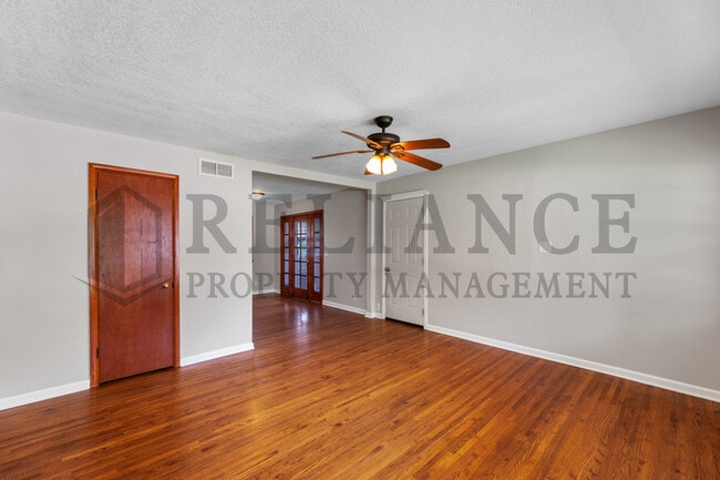 Photo - 2131 W 25th St N