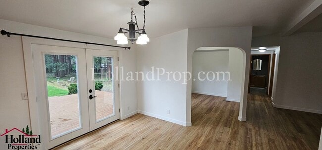 Photo - Lovely 3 bedroom 2 bathroom home in Beavercreek! Enjoy the Comfort, Serenity and Great Space!