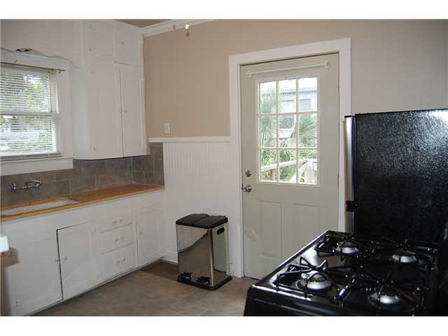 Photo - Charming Hyde Park Garage Apartment with Hardwood Floors & Private Deck