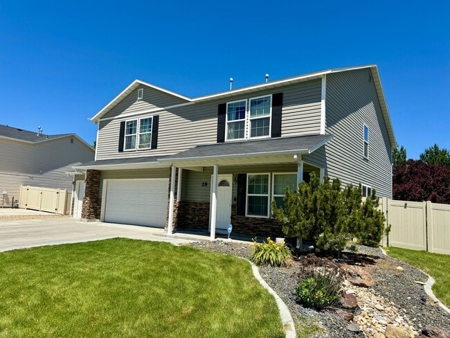 Photo - Coming Soon: Spacious 5-Bedroom Home with 3-Car Garage in Nampa