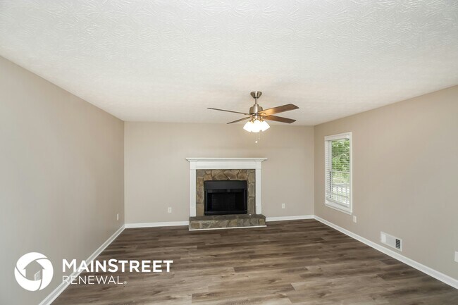 Photo - 133 Oak Landing Cir