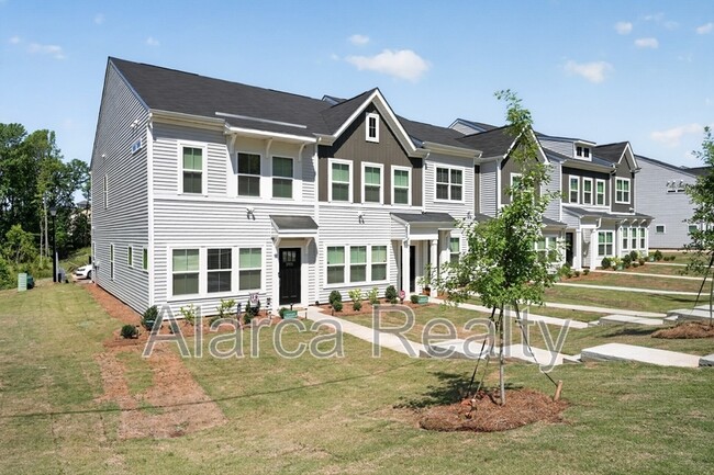 Photo - 2962 Sloan Dr