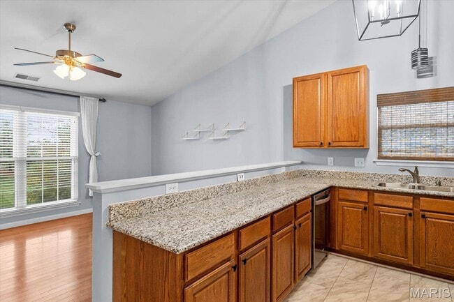 Photo - 729 Tower Grove Dr