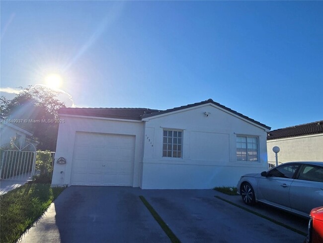 Building Photo - 17314 SW 142nd Pl Rental
