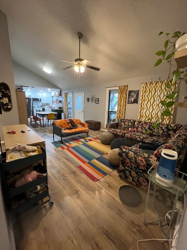 Photo - 18306 Center St