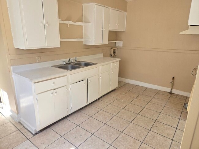 Photo - 3703 Fairoaks Ave