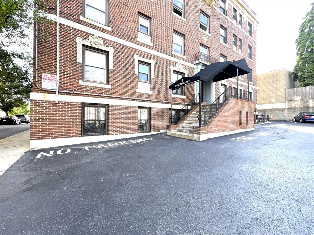 Photo - 8 Langmaid Ave Unit 21