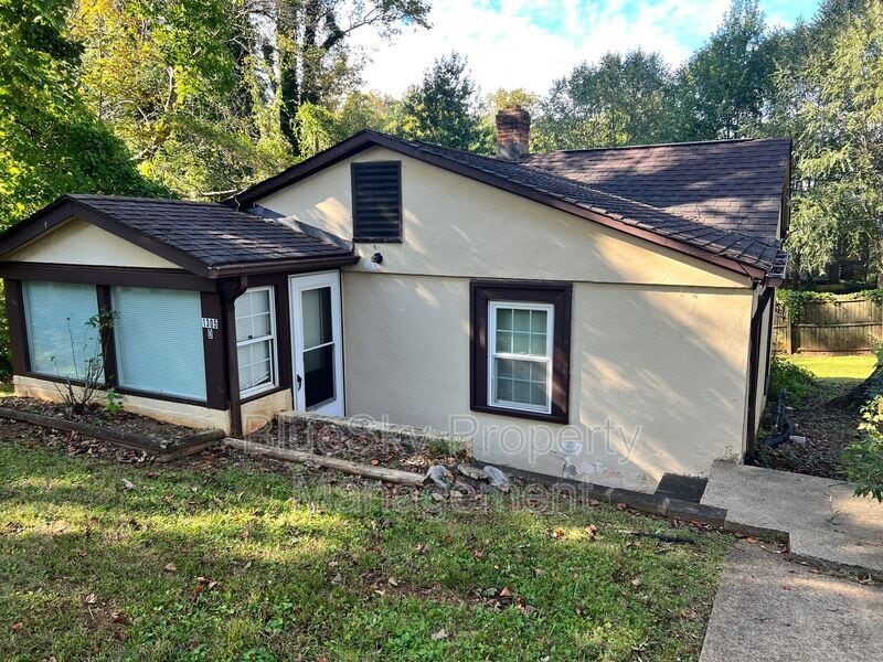Photo - 1305 Cherry Avenue