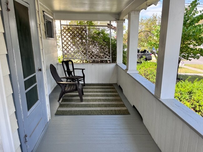 Building Photo - 236 Woodbine Ave Unit 236 F Rental