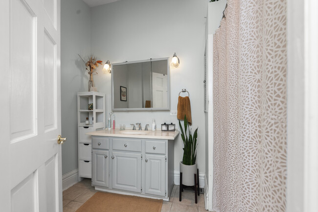 Photo - 2050 N Bissell St Condo Unit 2