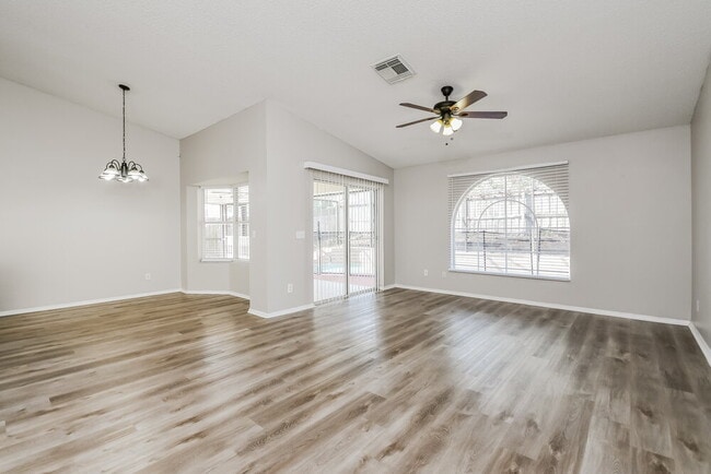 Photo - 8661 Wellington Loop