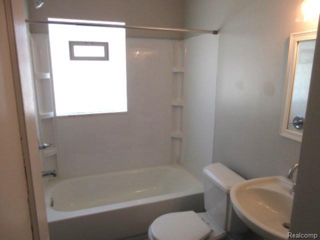 Photo - 113 E Webster Rd