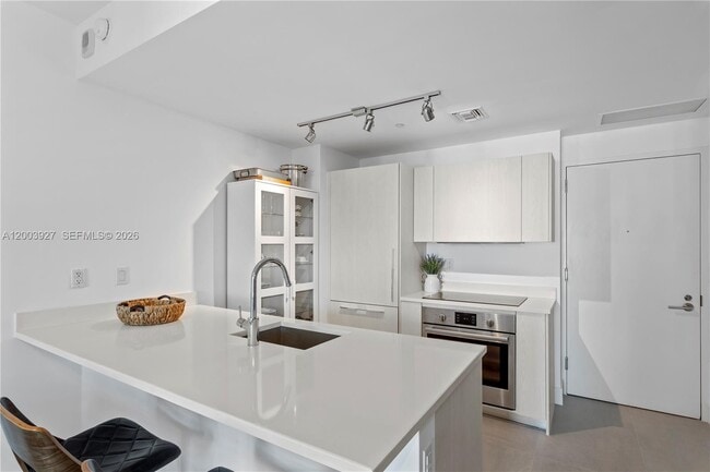 Photo - 501 NE 31st St Unit 605