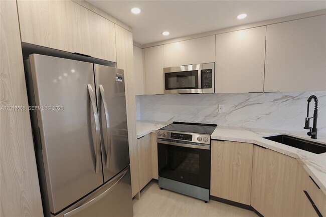 801 NW 47th Ave Unit 518W