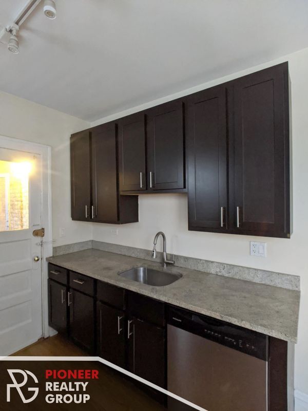 Photo - 4715 N Leavitt St Unit 2