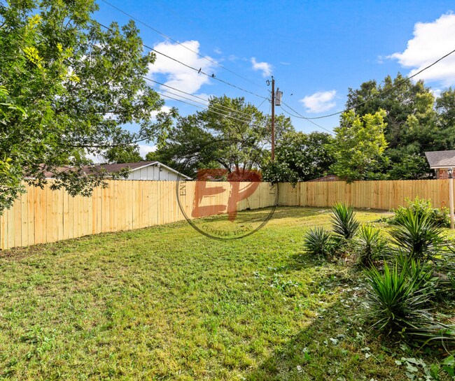 Photo - 6407 Landmark Dr