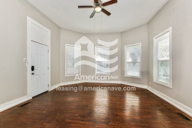 Photo - 814 S Elm St