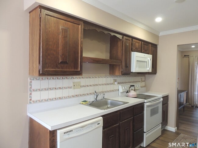 Photo - 124 S Montowese St Unit 10