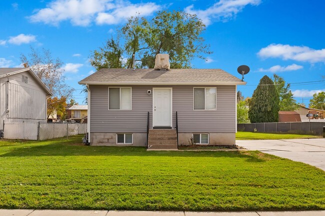 Building Photo - 429 W 5000 S Unit A