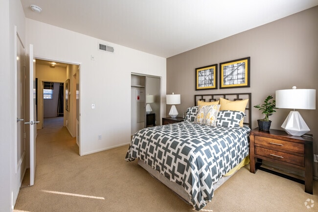 2BD, 2BA - 1104SF - Secondary Bedroom