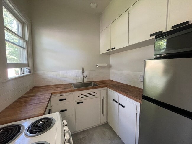 Photo - One Bedroom Apartment in Mattawan