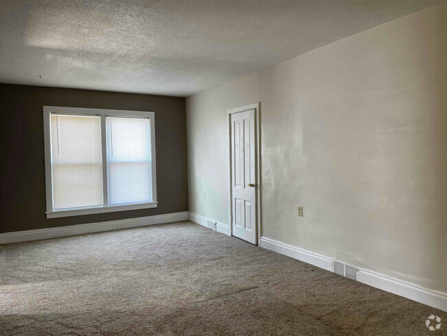 Building Photo - 202-204 E 4th St Unit 202.5 Rental