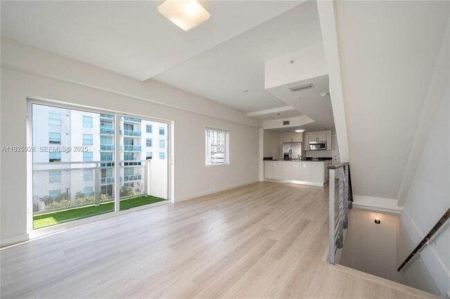 Building Photo - 1712 SW 2nd Ave Unit 802