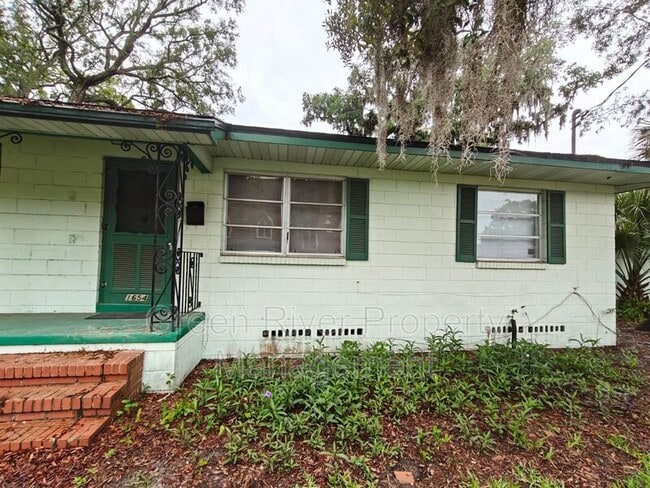 Photo - 1654 Talbot Ave