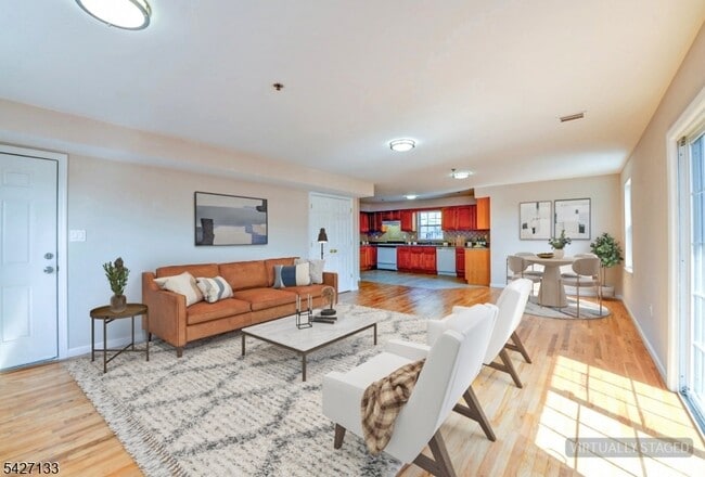 Building Photo - 15-21 Oraton St Unit 2