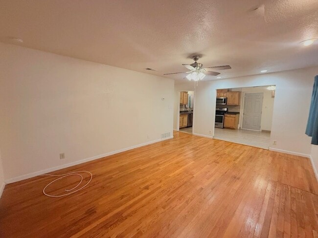 Photo - 3158 El Capitan Ave