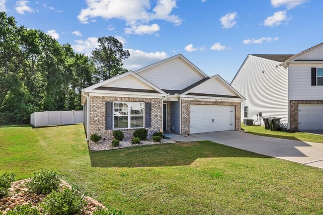 Photo - 216 Grove Ln