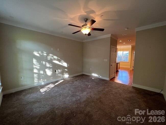 Photo - 227 Harbour Pl Dr