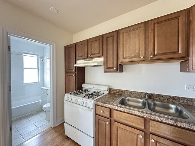 Photo - 2600 N Kimball Ave Unidad 203