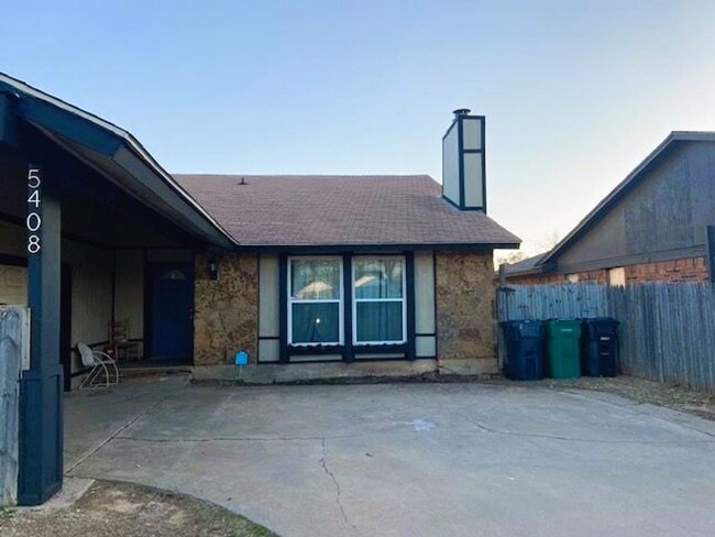 Building Photo - 5408 Embers Dr Unit 1