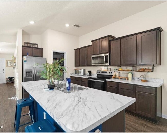 Photo - 6021 Bucking Bronco Dr