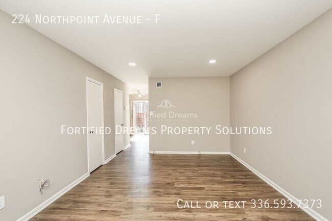 Photo - 224 Northpoint Ave