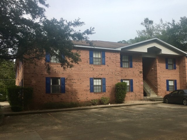 Bradford Oaks