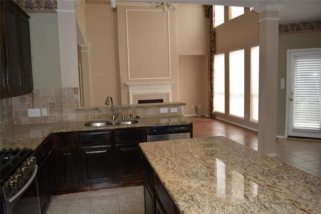 Photo - 2713 Stanford Dr