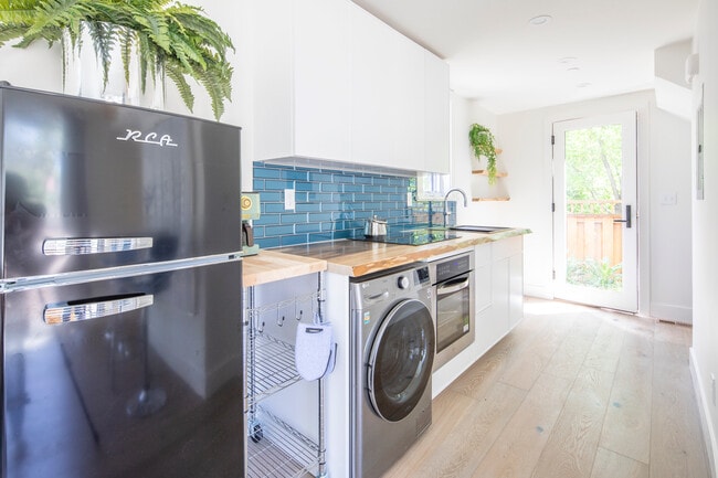 Photo - 730 Maxwell Ave