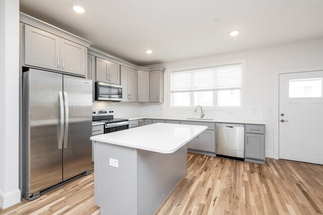 Building Photo - 3811 Lands End Ct Rental